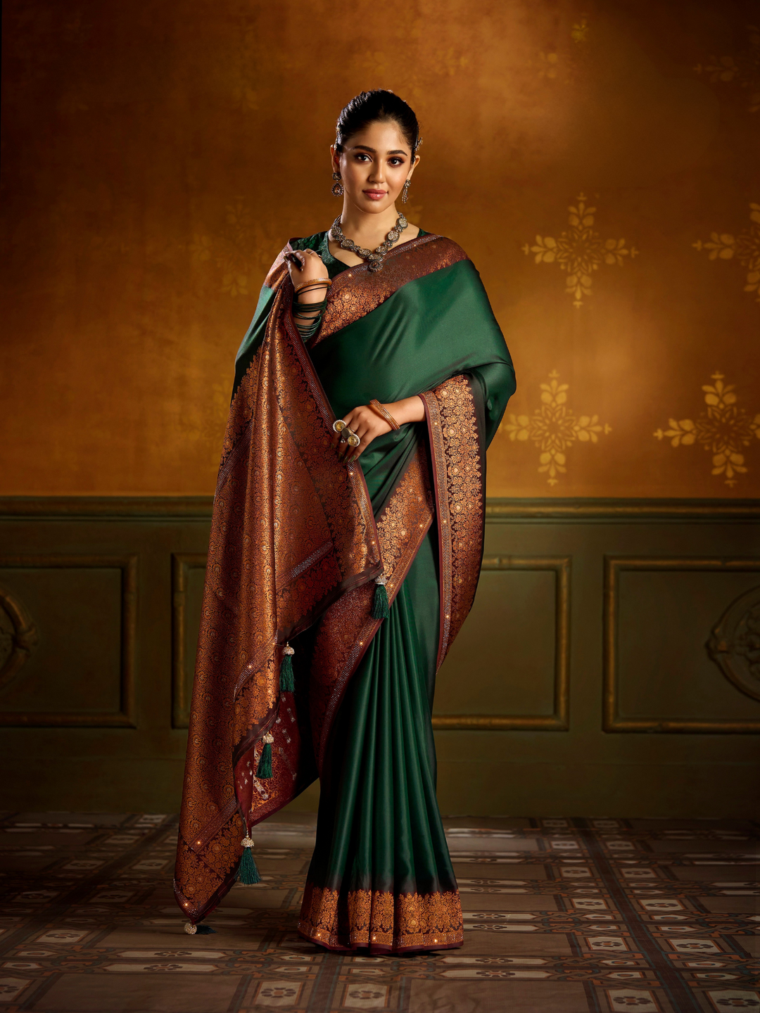 Exclusive Soft Silk Heavy Swarovski Border Saree : Occasional Wear